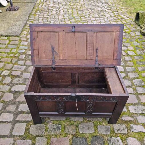 Egetræskiste fra 1700-tallet med fladt låg - Image 4