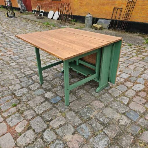 Svensk slagbord med 2 klapper og grønt understel - Image 3
