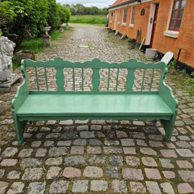 Gammel, groen baenk.